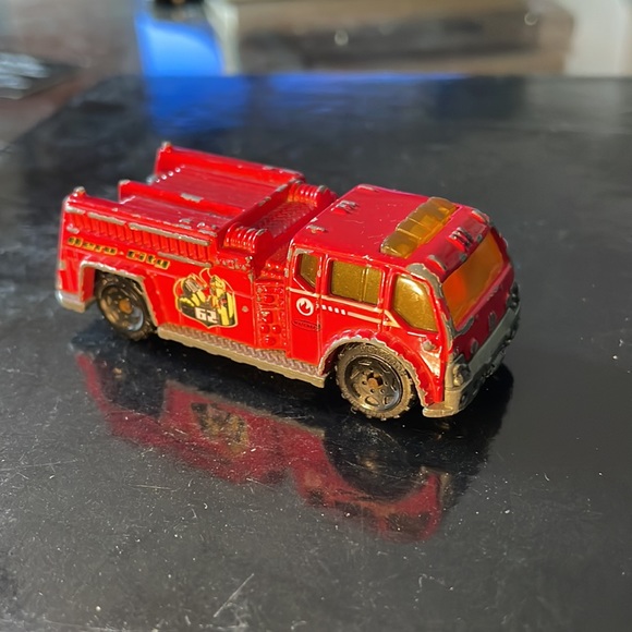 2001 Matchbox Water Pumper - Picture 7 of 7